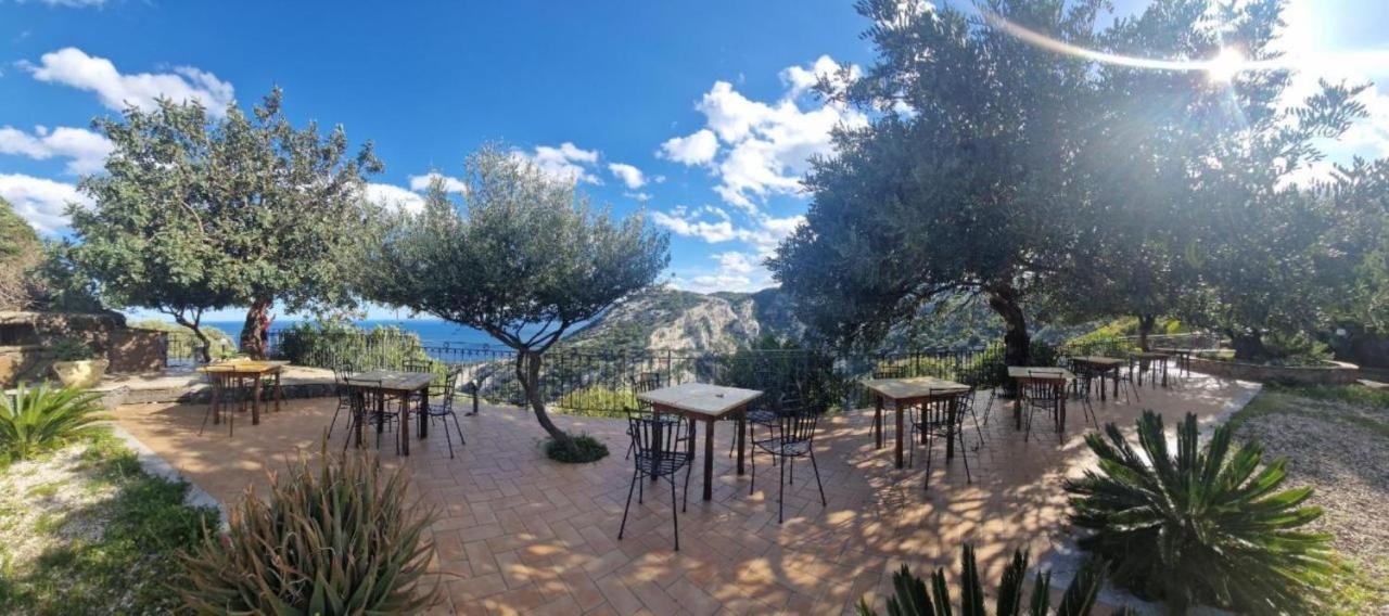 Hotel Turismo Rurale Villa Maria Caterina Кала-Гононе Екстер'єр фото