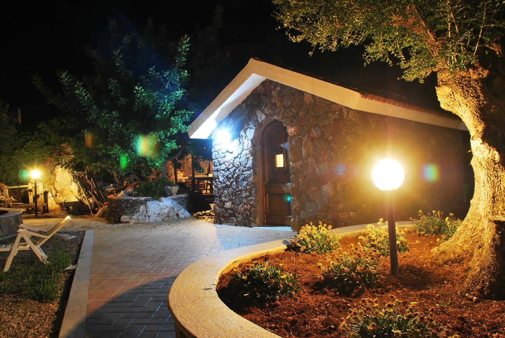 Hotel Turismo Rurale Villa Maria Caterina Кала-Гононе Екстер'єр фото