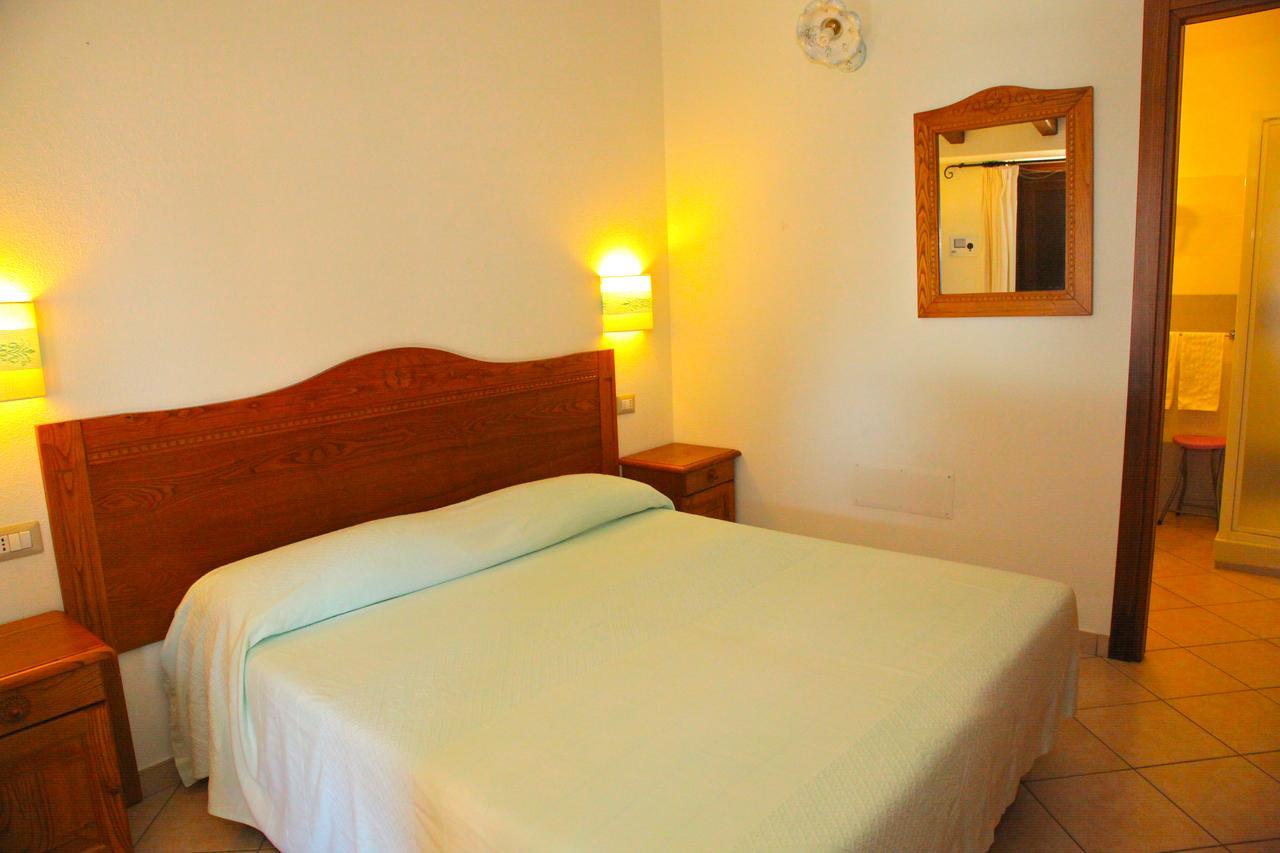 Hotel Turismo Rurale Villa Maria Caterina Кала-Гононе Екстер'єр фото