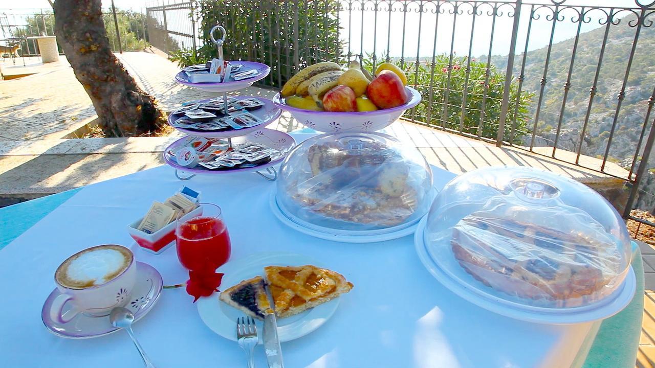 Hotel Turismo Rurale Villa Maria Caterina Кала-Гононе Екстер'єр фото